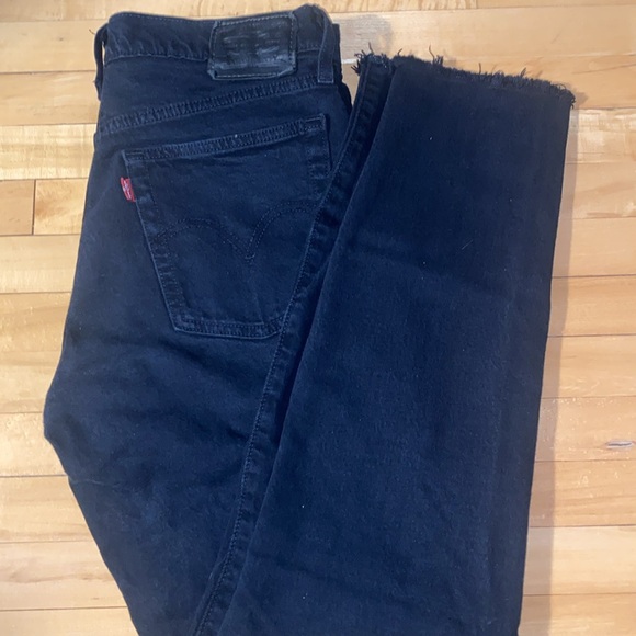 Black Levi’s woman Jeans - Picture 2 of 3